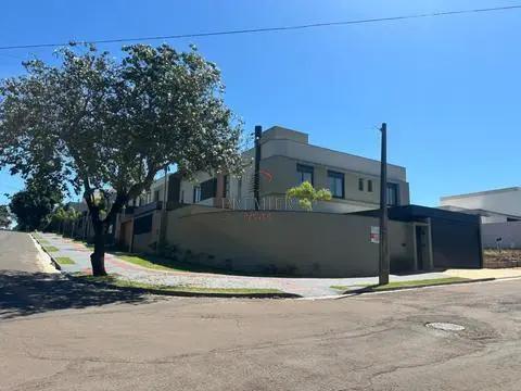 Sobrado à venda em Londrina - Jardim Burle Marx, com 3 suítes, 02 vagas, 188 m² - Londrina/PR 