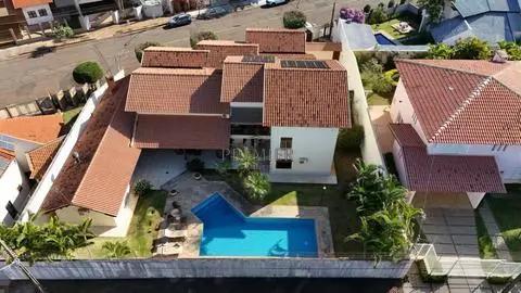 Casa à venda em Londrina, Itamarati, com 4 suítes, com 676 m²